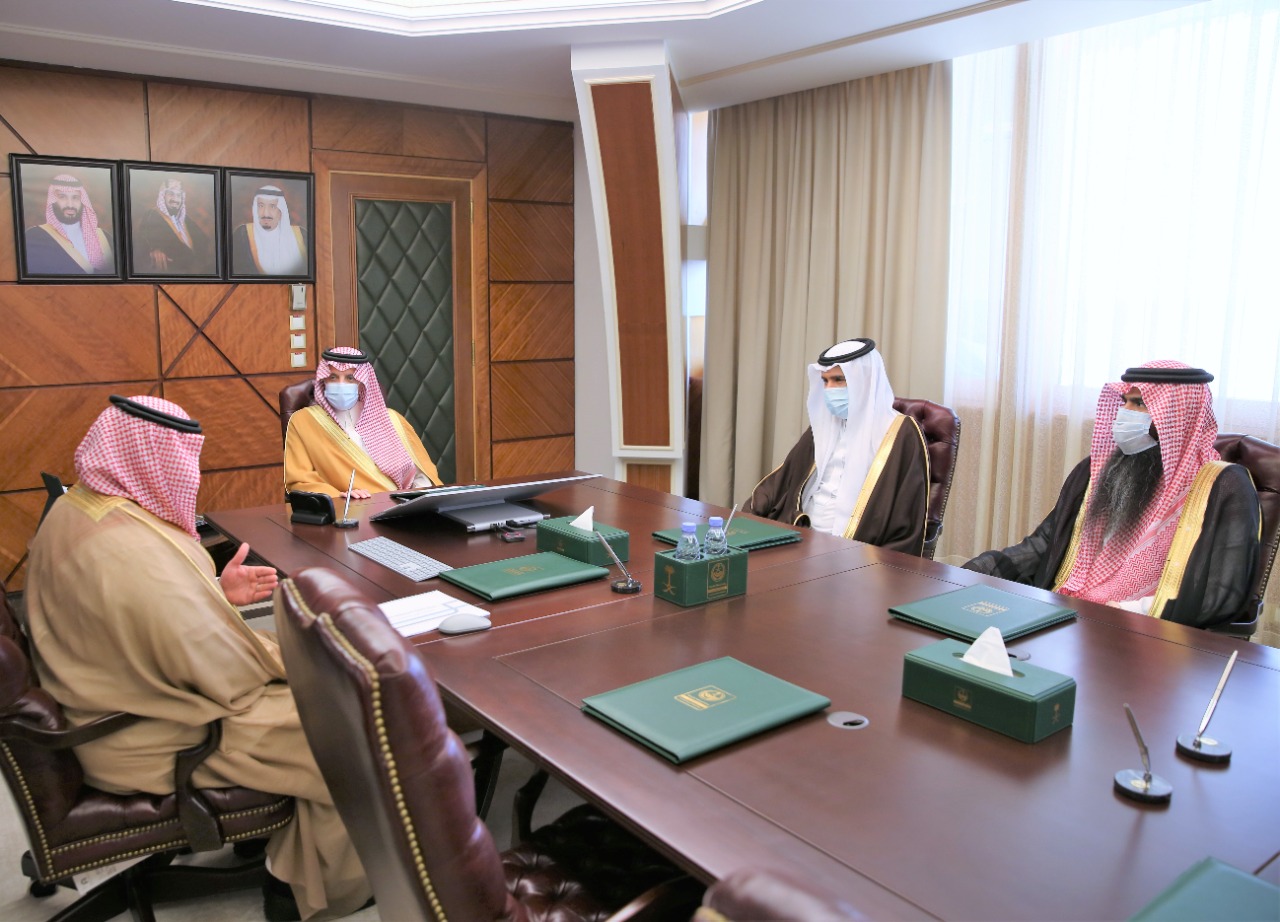 أمير الشرقية يستقبل معالي رئيس مؤسسة البريد السعودي "سُبل"