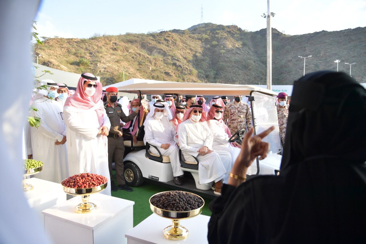 سمو الأمير محمد بن ناصر وبحضور سمو نائبه ووزير البيئة يدشّن القافلة الزراعية الإرشادية بمحافظة الداير