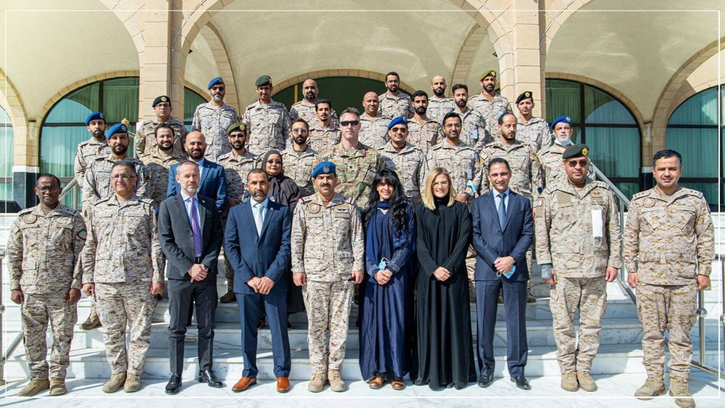 سمو أمير منطقة جازان يطلق مشروع النقل العام بالحافلات في حاضرة جازان