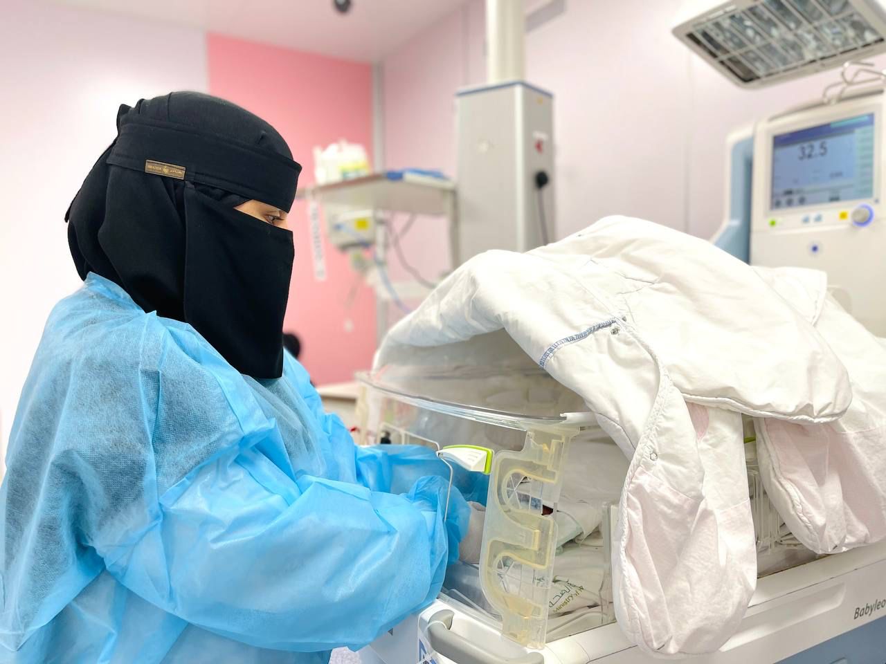 أكثر من 3 الآف مولود ونجاح طبي في تغيير كلي لدم طفلة بالجوف