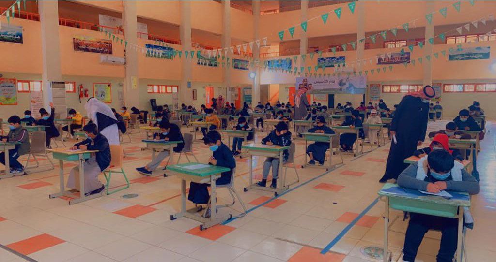 111093 طالب وطالبة يعاودون الاختبارات التحريرية الحضورية بحفر الباطن