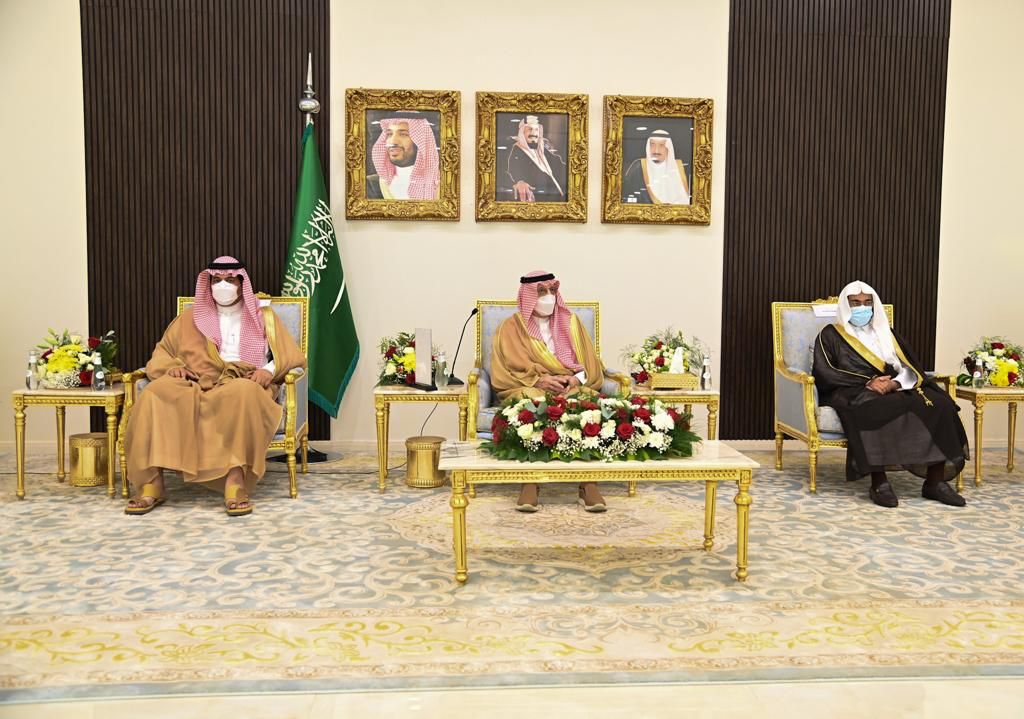 سمو أمير جازان يرعى حفل أهالي محافظة الدرب ويلتقي بالمشايخ ويدشن عددا من المشاريع التنموية بالمحافظة