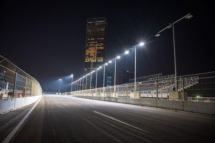 وضع اللمسات الأخيرة على حلبة كورنيش جدة .. أسرع وأطول حلبة في العالم للفورمولا 1 لعام 2021