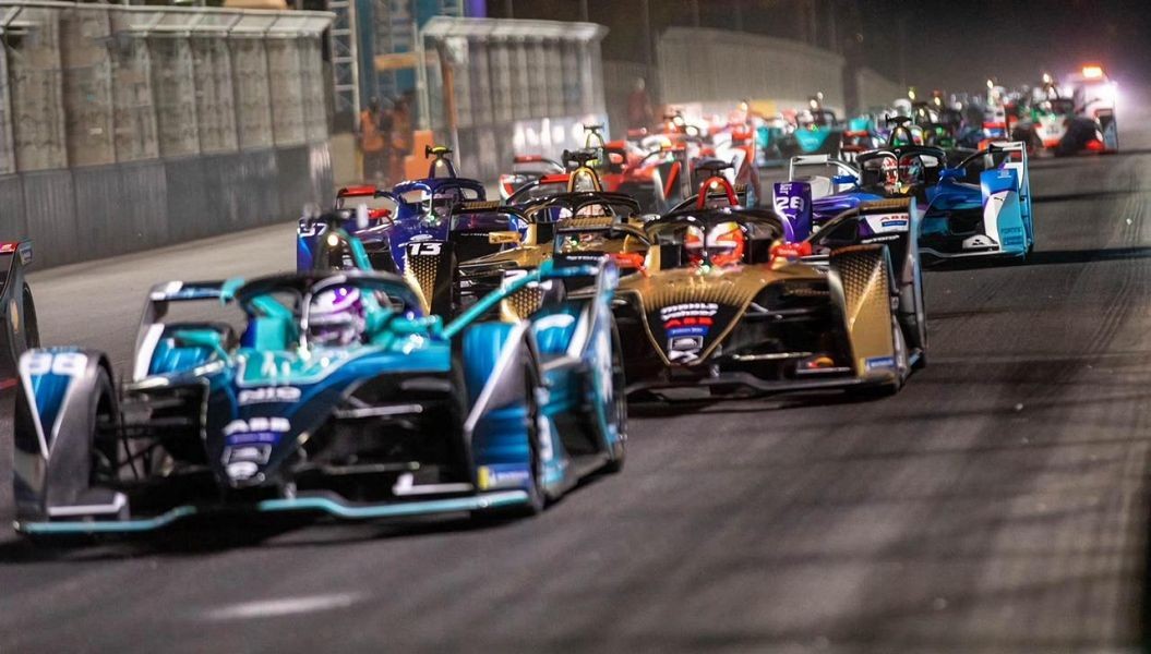 جائزة السعودية الكبرى لـ"الفورملا 1" تجذب أنظار العالم إلى كورنيش جدة